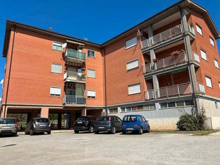 Appartamento quadrilocale in vendita in Via Santa Domiziana Falceto, Castrocielo