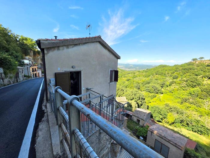 Appartamento quadrilocale in vendita in Via Roma, Centro, Bomarzo