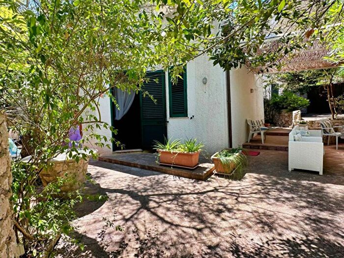 Casa con 6 locali in vendita in Strada Vicinale dell'Acqua Viva, Marina Di Marittima, Diso