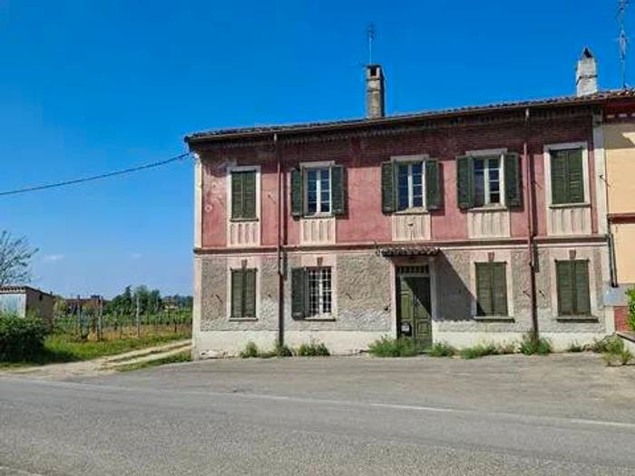 Casa con 5 locali in vendita in Redavalle
