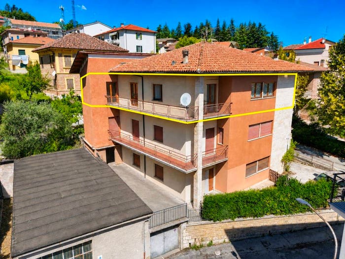Appartamento con 5 locali in vendita in Via Santa Rita, Centro, Sarnano
