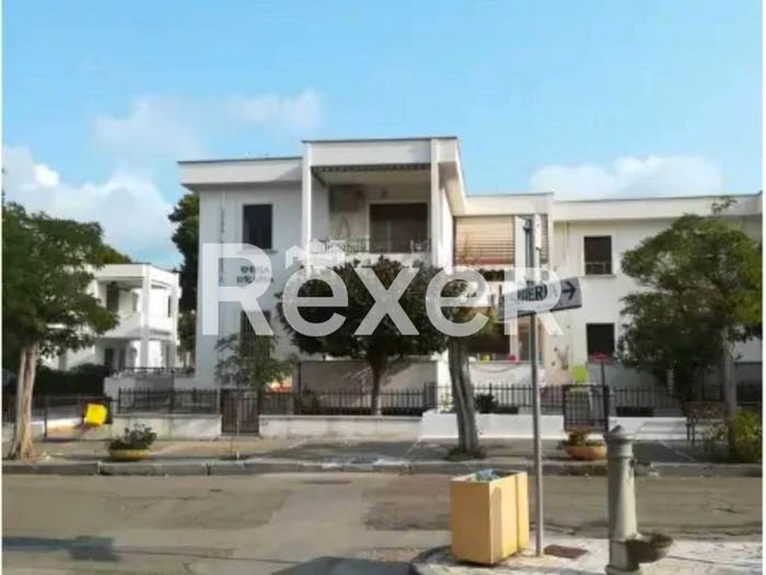 Appartamento trilocale in vendita in Via Giove, Marina Di Lesina, Lesina