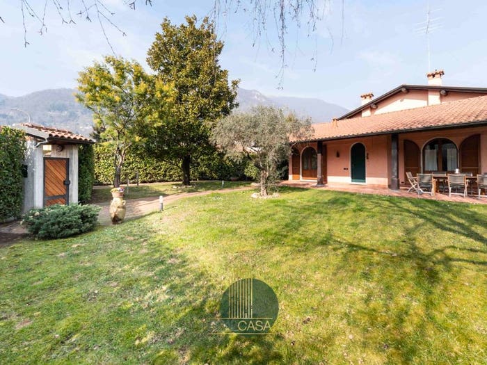 Casa con 6 locali in vendita in Via Fatebenefratelli, Centro, Erba