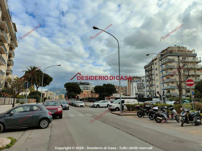 Appartamento con 6 locali in vendita in Via Umberto Giordano, Giotto Galilei Palagonia, Palermo