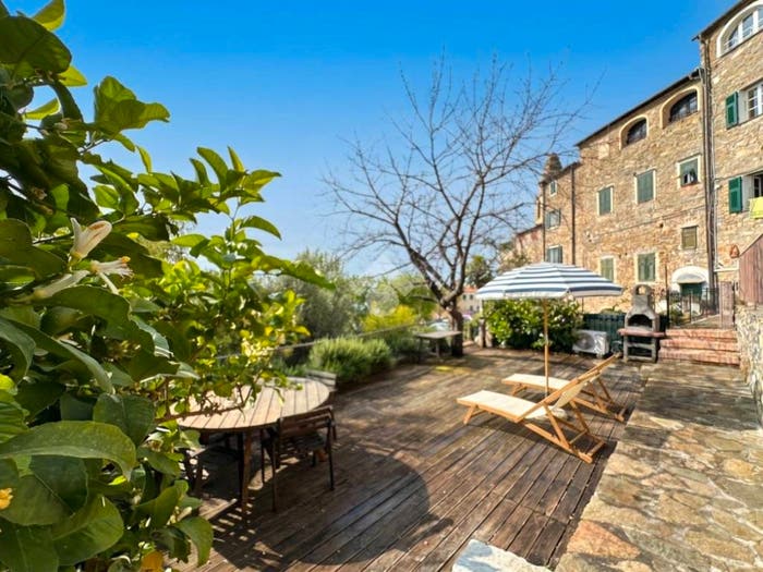 Appartamento trilocale in vendita in Via XX Settembre, Centro, Cipressa