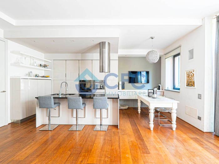 Casa con 5 locali in vendita in Via Cristoforo Colombo, Abbiategrasso
