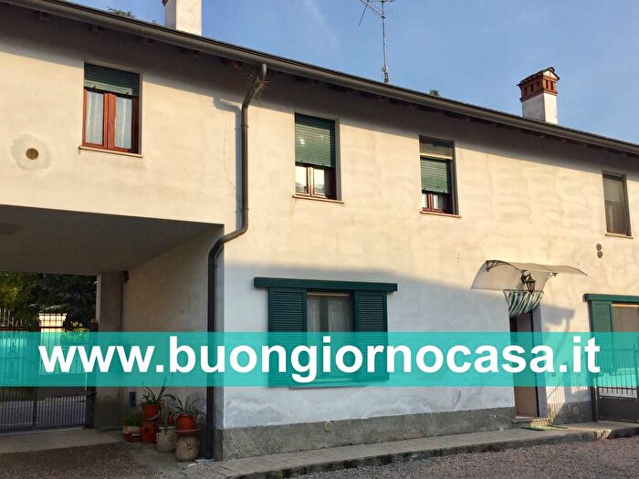 Casa quadrilocale in vendita in Via Principale, Cavenago d'Adda