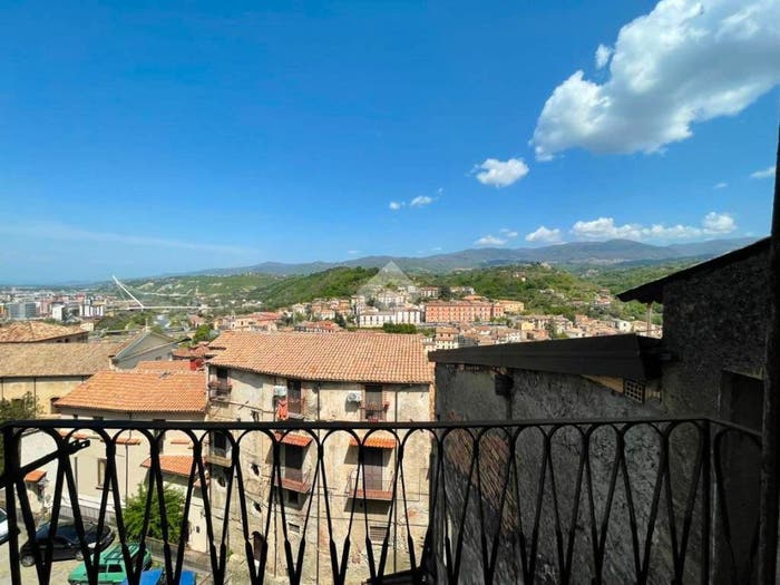Appartamento trilocale in vendita in Salita Motta, Centro Storico, Cosenza
