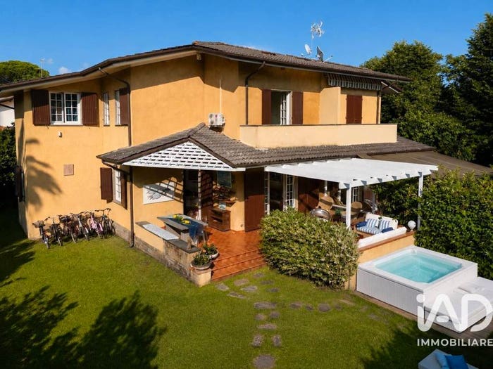 Casa con 6 locali in vendita in Via G Amendola, Caranna, Forte dei Marmi