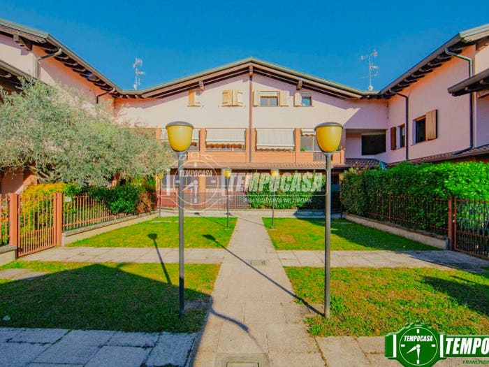 Appartamento trilocale in vendita in Via Quattro Fontane, Bubbiano
