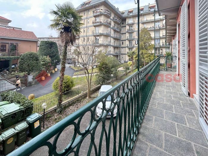 Appartamento quadrilocale in vendita in Centro, Arona