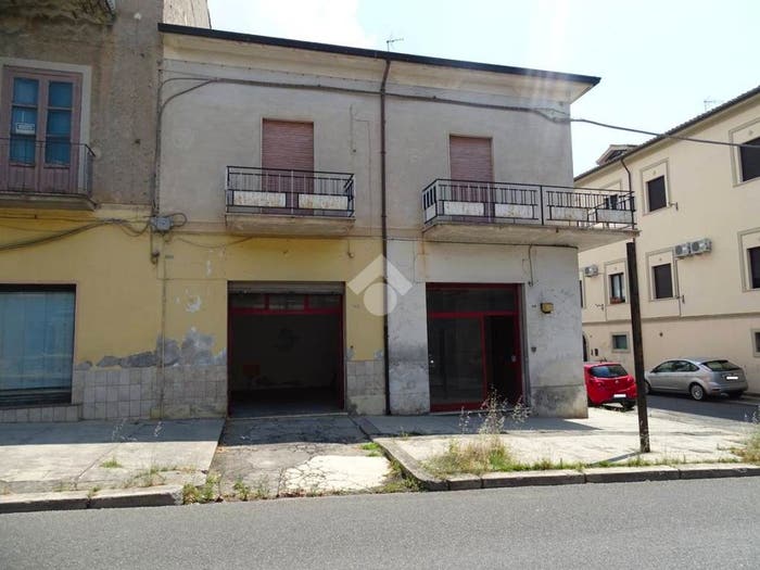 Casa quadrilocale in vendita in Viale della Libertà, Centro, Castrovillari
