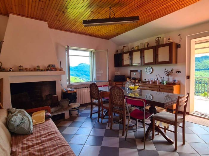 Appartamento quadrilocale in vendita in Via de Mari, Centro, Davagna