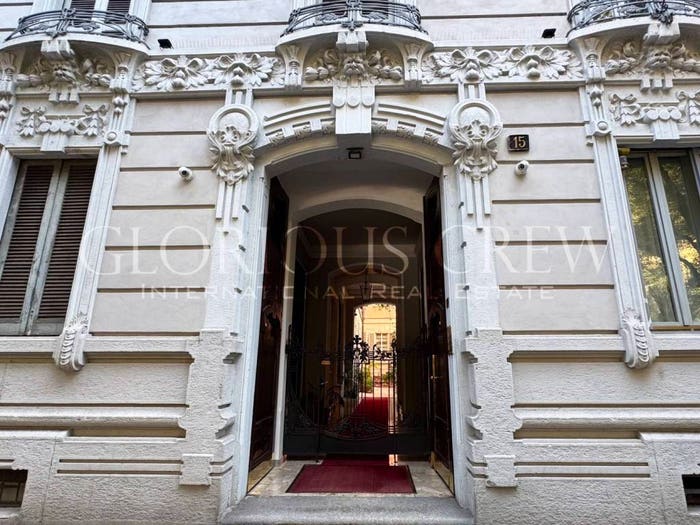 Appartamento quadrilocale in vendita in Via Bronzetti, Porta Venezia, Milano
