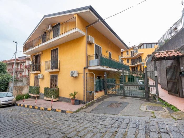 Appartamento trilocale in vendita in Via Scale Sant'Anna, Centro, Aci Catena