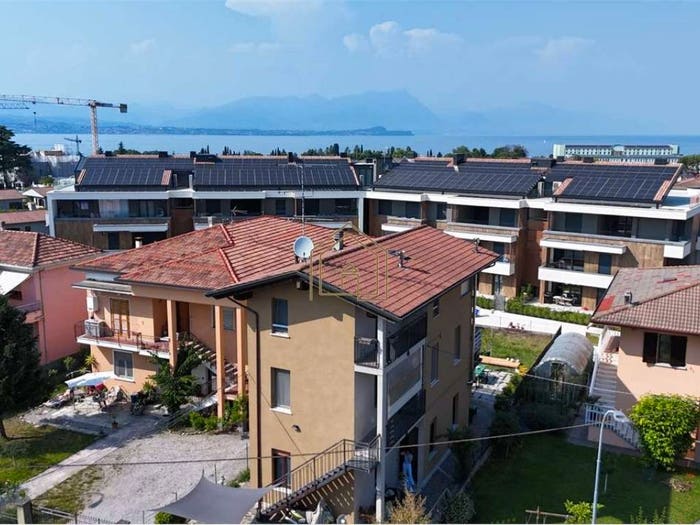 Casa quadrilocale in vendita in Via Dugazze, Rivoltella, Desenzano del Garda
