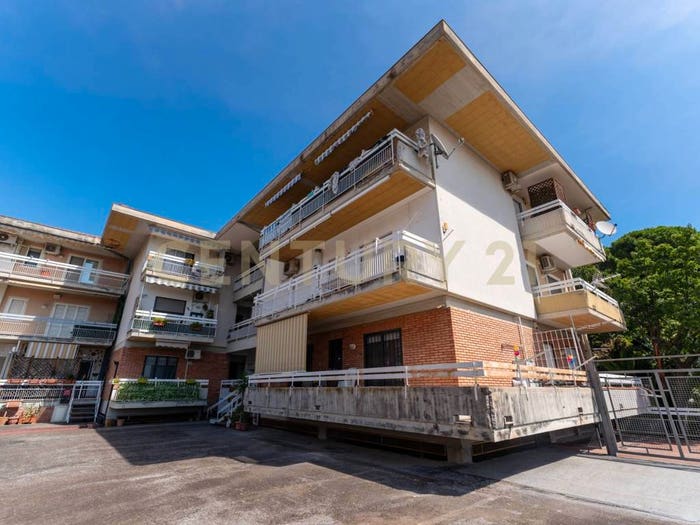 Appartamento bilocale in vendita in Via Vampolieri, Aci Trezza, Aci Castello