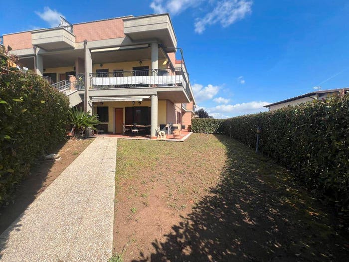 Appartamento quadrilocale in vendita in Via Guerrino Perucca, Somaschi Fontana di Papa Ginestreto, Ariccia