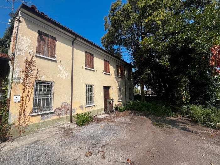 Casa quadrilocale in vendita in Via Cisa, Cerese, Borgo Virgilio