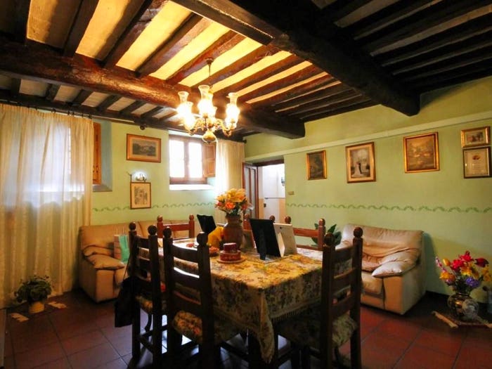 Casa con 6 locali in vendita in Via di Casale, Matraia Valgiano, Capannori
