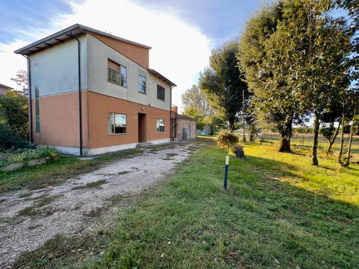 Casa con 5 locali in vendita in Via Trova, Santo Stefano Gambellara, Ravenna