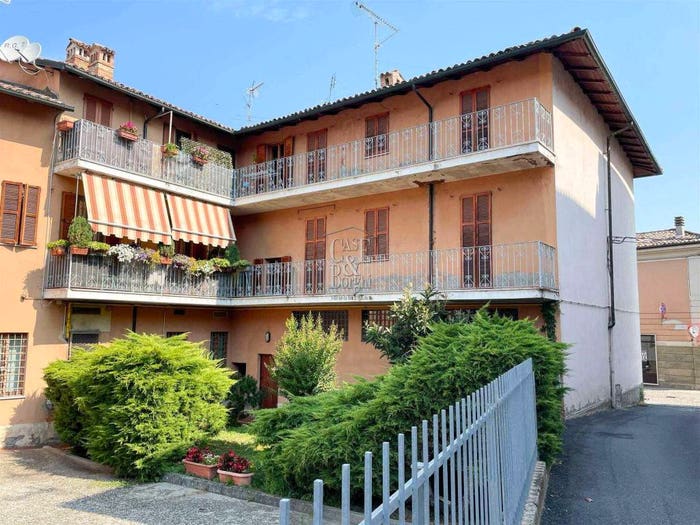 Appartamento con 6 locali in vendita in piazza Meardi, Casei, Casei Gerola