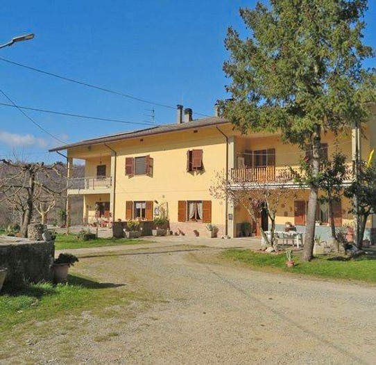 Casa con 6 locali in vendita in Fivizzano