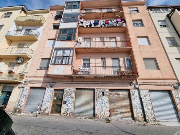 Appartamento bilocale in vendita in VIA CARLO V, Centro Storico, Catanzaro