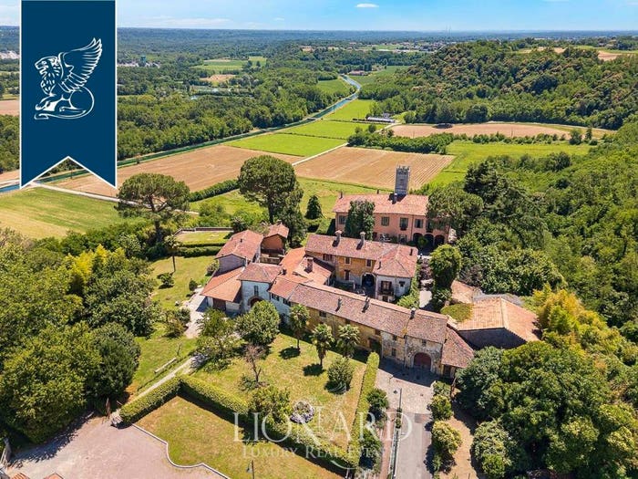 Casa con 6 locali in vendita in Marano Ticino