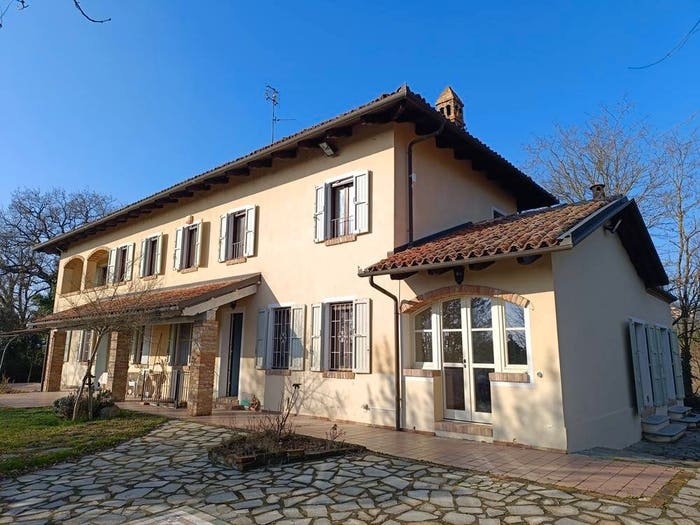 Casa con 6 locali in vendita in Strada Moretto Inferiore, Villadeati