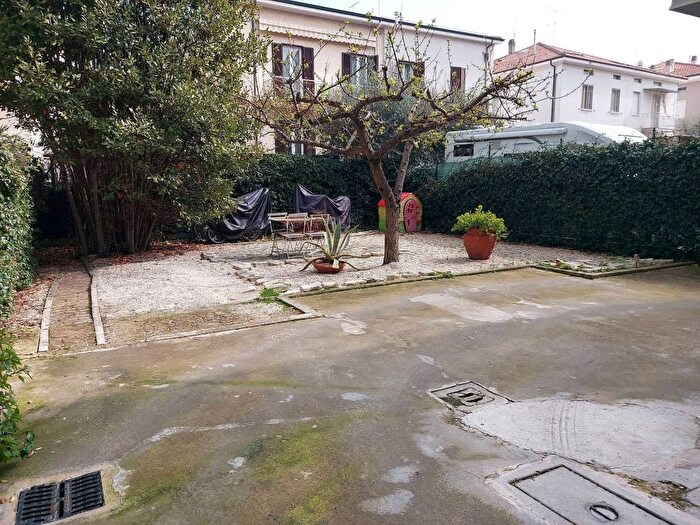 Appartamento quadrilocale in vendita in Via Ettore Mancini, Pantano, Pesaro
