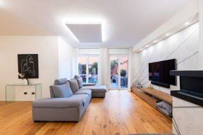 Appartamento trilocale in vendita in Via Carlo Armellini, Affori, Milano