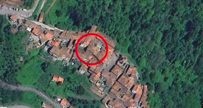 Casa con 6 locali in vendita in Via della Chiesa, Villa Basilica