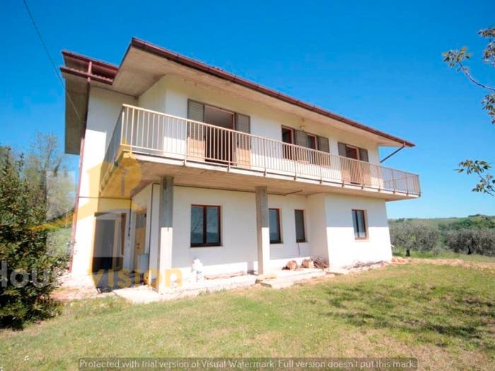 Casa con 6 locali in vendita in Mergo