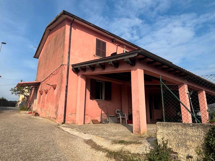 Casa con 6 locali in vendita in Via Aurano, Aurano, Selci