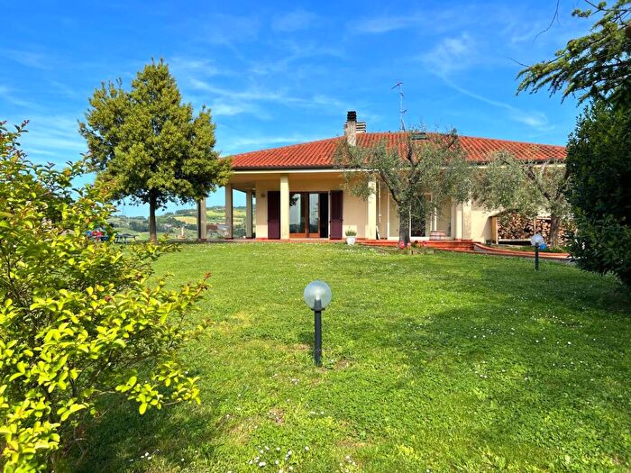Casa con 6 locali in vendita in Via Costa di Fagnano, Villa Fastiggi, Pesaro