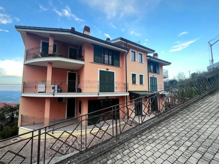 Appartamento trilocale in vendita in Via Fonte Roccia, Centro, Penna Sant'Andrea