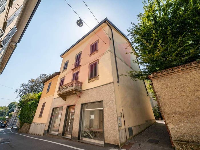 Casa con 6 locali in vendita in Via Cerri, Centro, Merate