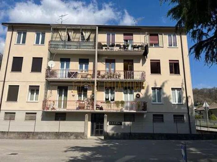 Appartamento trilocale in vendita in Via Antonio Fogazzaro, Centro, Torrebelvicino