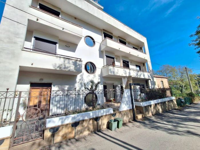 Appartamento con 6 locali in vendita in Contrada Santa Clementina, Rione Libertà, Benevento