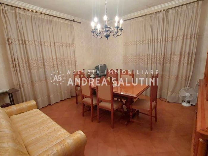 Appartamento con 6 locali in vendita in Centro, Pontedera