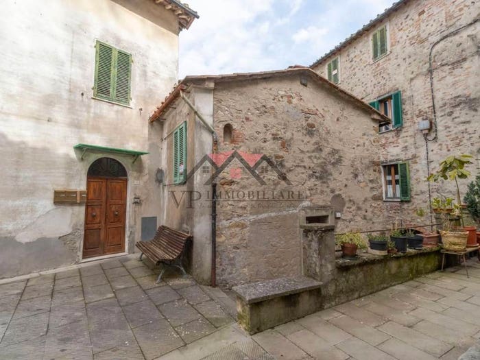 Casa quadrilocale in vendita in Castelnuovo di Val di Cecina, Centro
