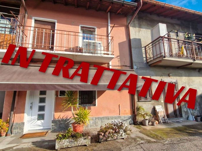 Casa trilocale in vendita in Via Carlo Cattaneo, Carnago