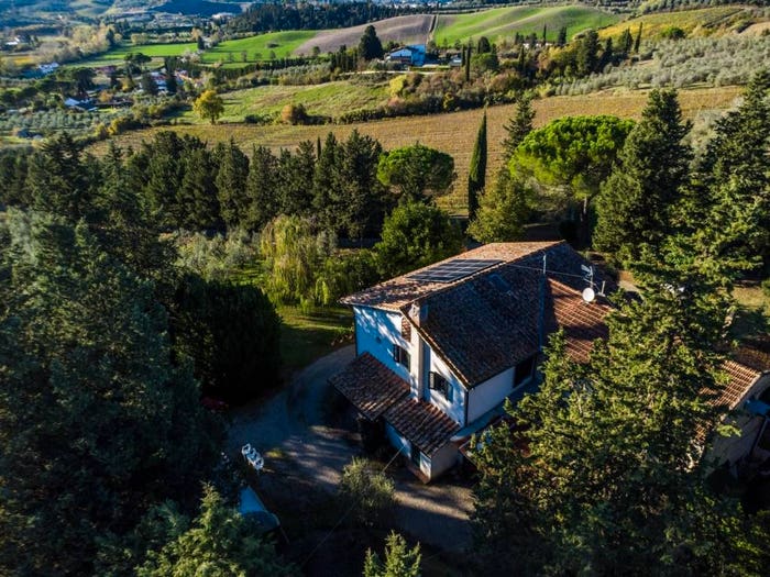 Casa con 6 locali in vendita in Pozzale Case Nuove, Empoli