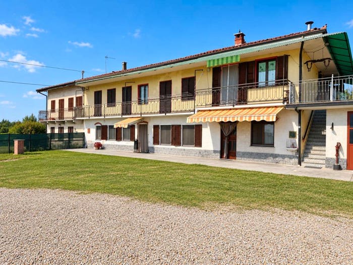 Appartamento quadrilocale in vendita in Via Santo Stefano Roero, Centro, Canale