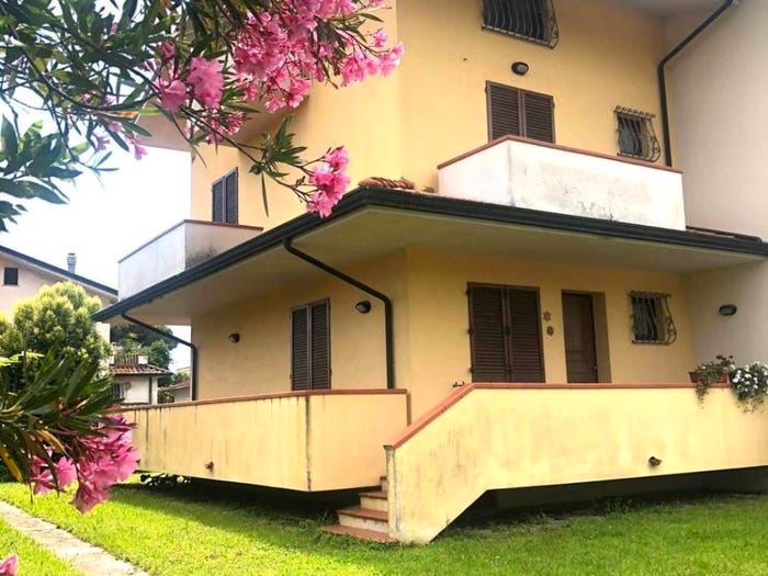 Casa con 5 locali in vendita in Marina Verde Renella, Montignoso