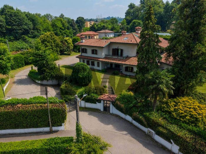 Casa con 6 locali in vendita in VIA BELLINGERA, Centro, Gazzada Schianno