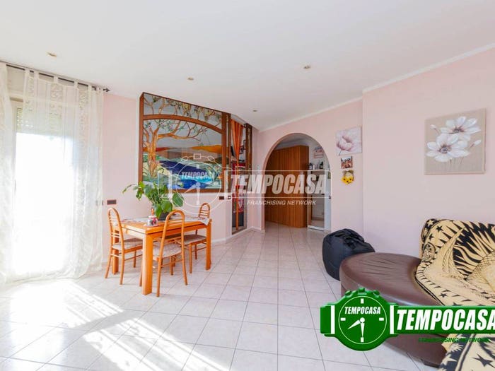 Appartamento trilocale in vendita in Via De Gasperi, Casorate Primo