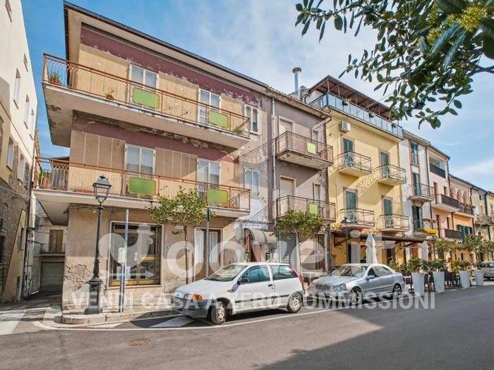 Appartamento quadrilocale in vendita in Corso Remo Gaspari, Centro, Gissi