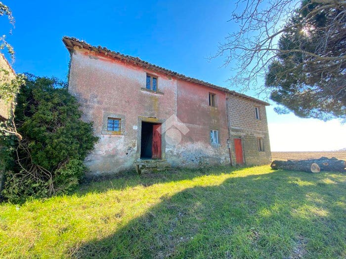 Casa con 6 locali in vendita in Località Le Guardie, Centro, Montefiascone